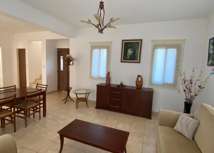 Ariadni Vila Pissouri